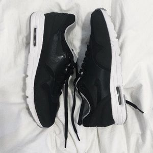NIKE air max in Black size 9.5